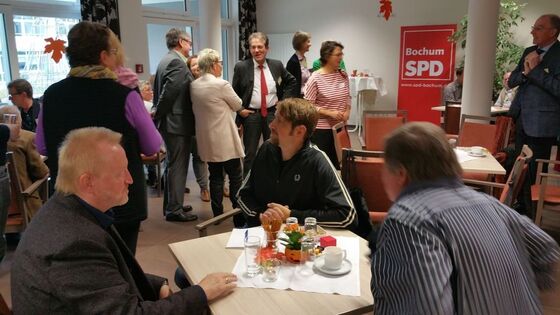 Gesprächiges Treiben beim Herbstempfang 2018 der SPD Altenbochum